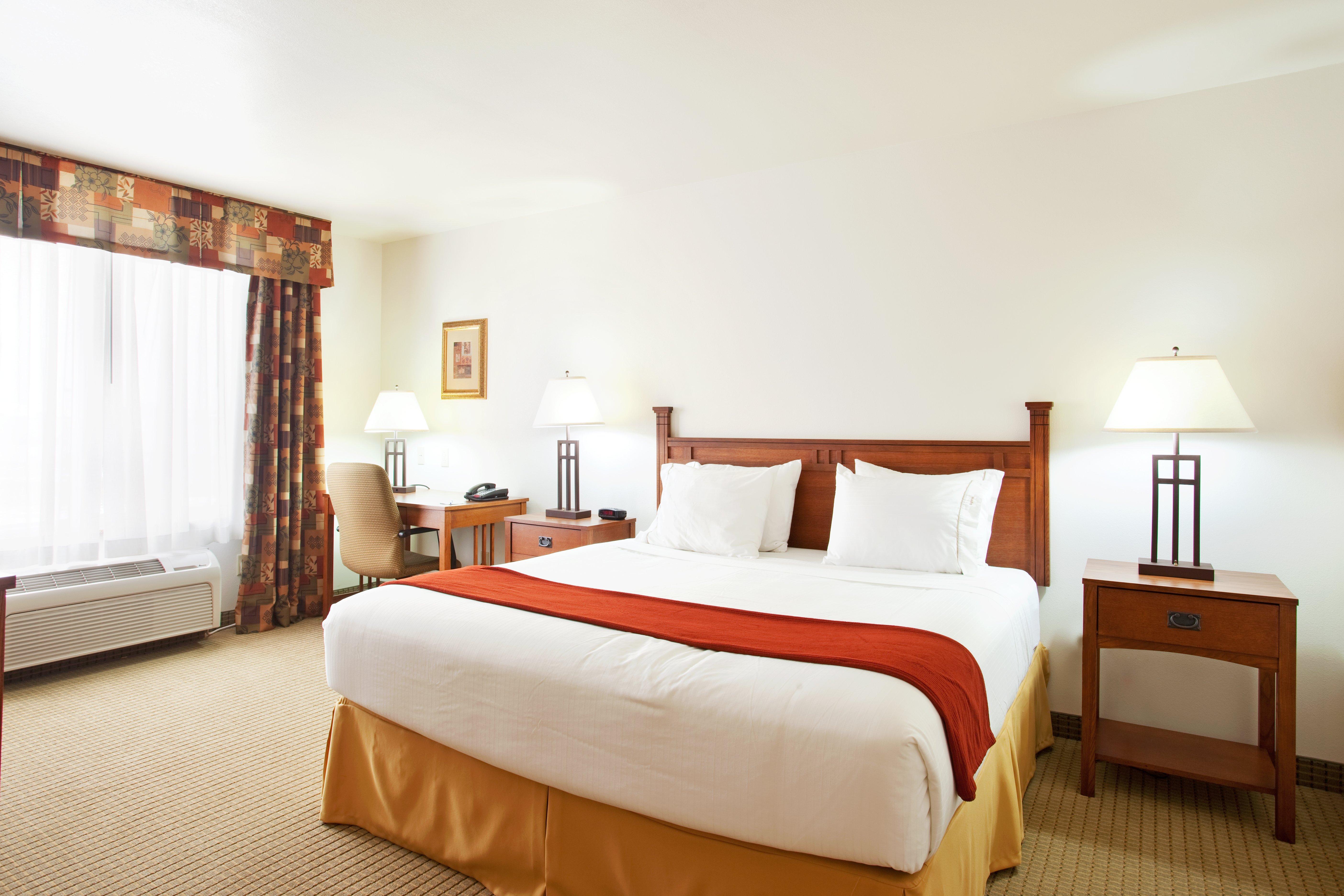 Holiday Inn Express Hotel & Suites Mattoon By Ihg Exterior photo