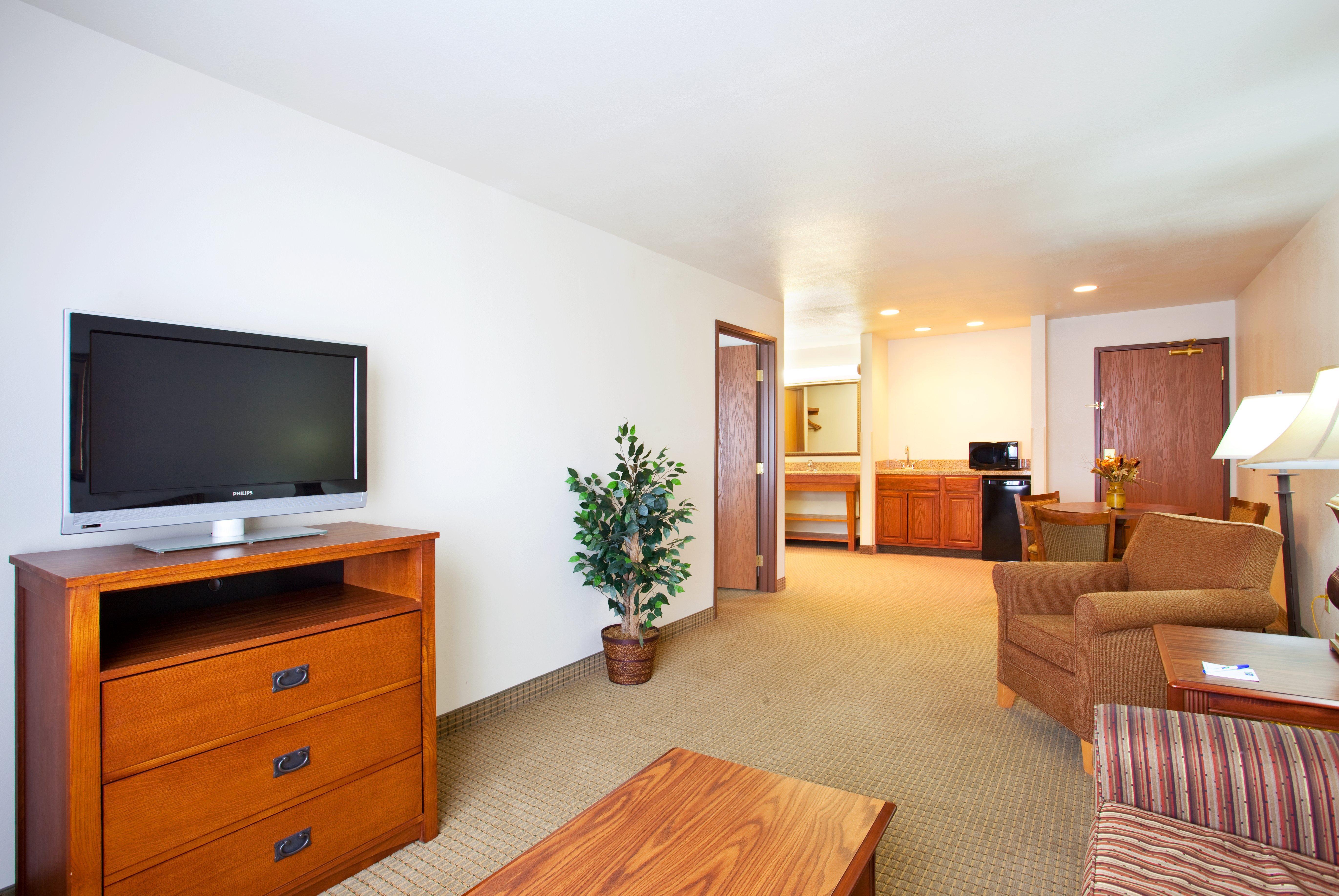 Holiday Inn Express Hotel & Suites Mattoon By Ihg Exterior photo